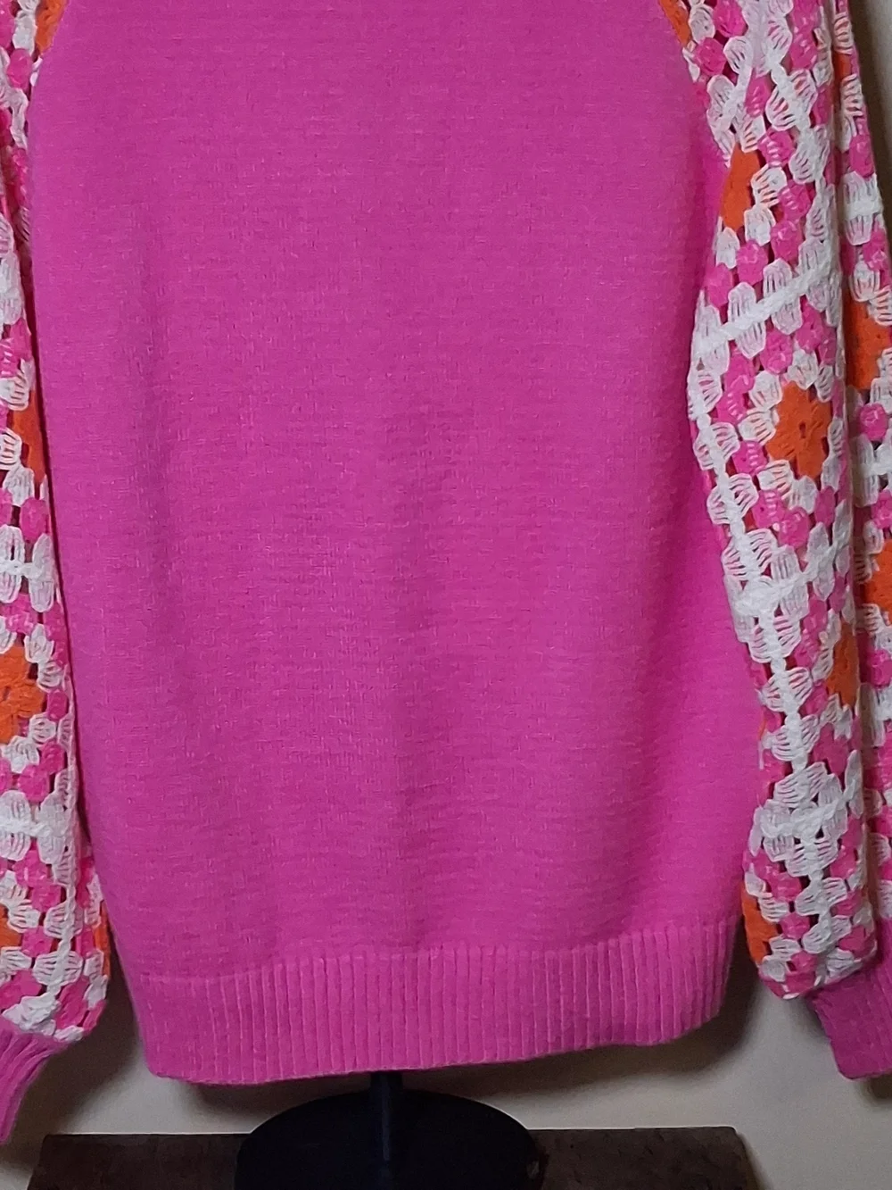 Davi & Dani Women’s Crochet Sleeve Pink Knit Sweater; Size S - Picture 6 of 11